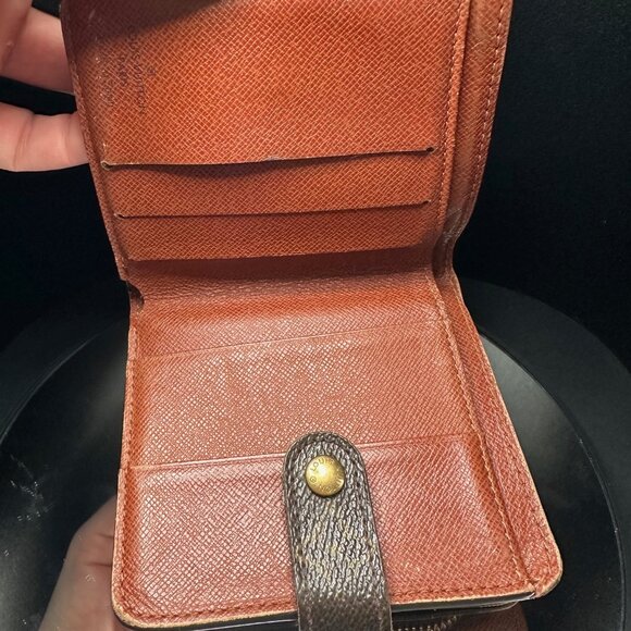 Louis Vuitton Compact Zippé Wallet - GUC - Picture 8 of 10